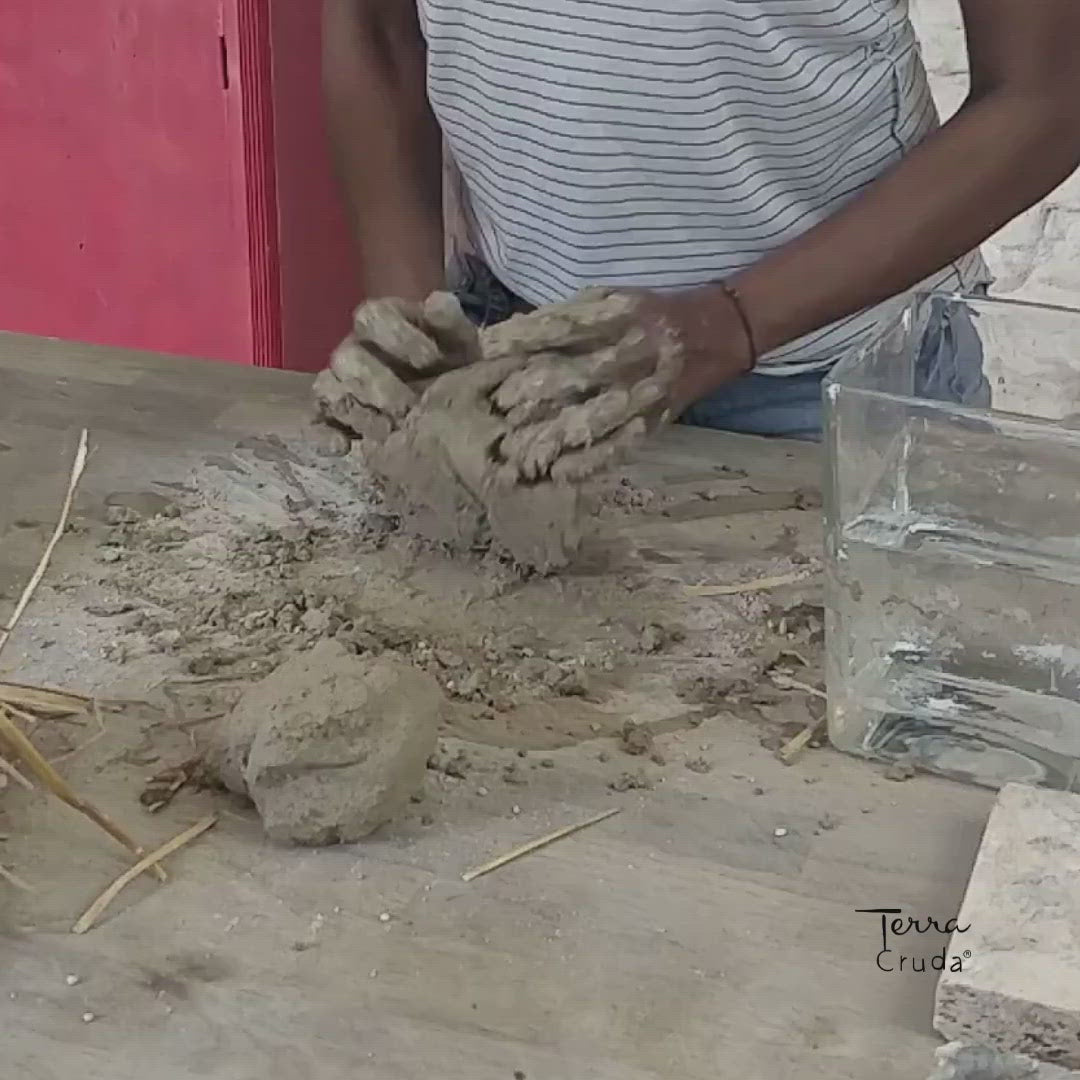 Sostenibilità ambientale | La Terra Cruda | video creazione vaso in Terra Cruda