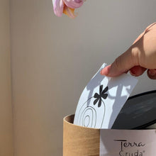 Carica l'immagine nel visualizzatore di Gallery, Small Garden Box La Terra Cruda®

